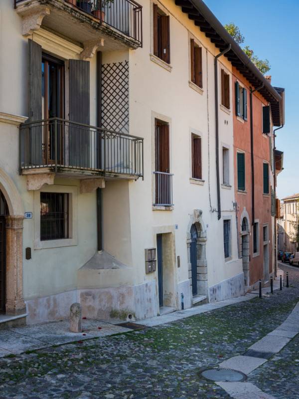 appartamento in vendita a Verona in zona Valdonega