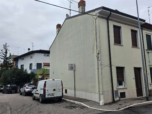 casa indipendente in vendita a Verona in zona San Michele Extra