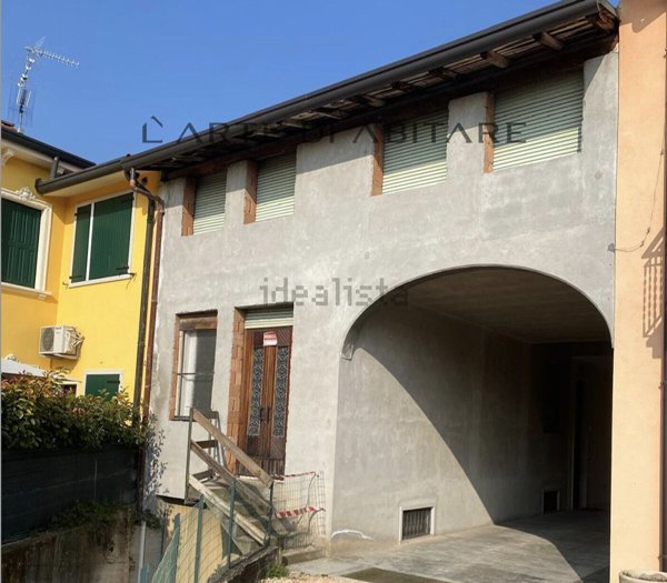 casa indipendente in vendita a Verona in zona Cadidavid