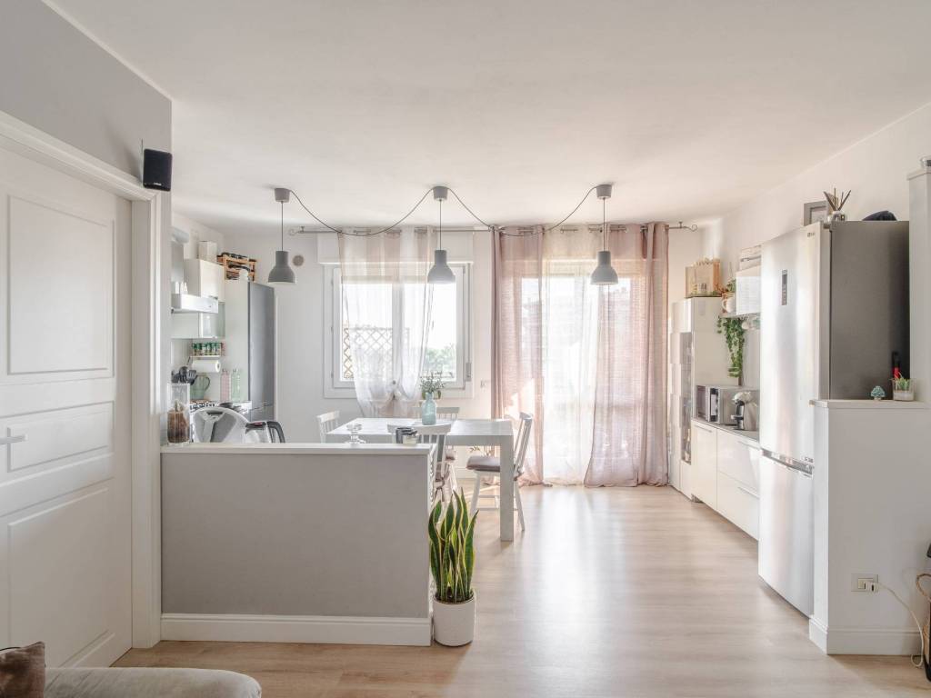 appartamento in vendita a Verona in zona Borgo Roma