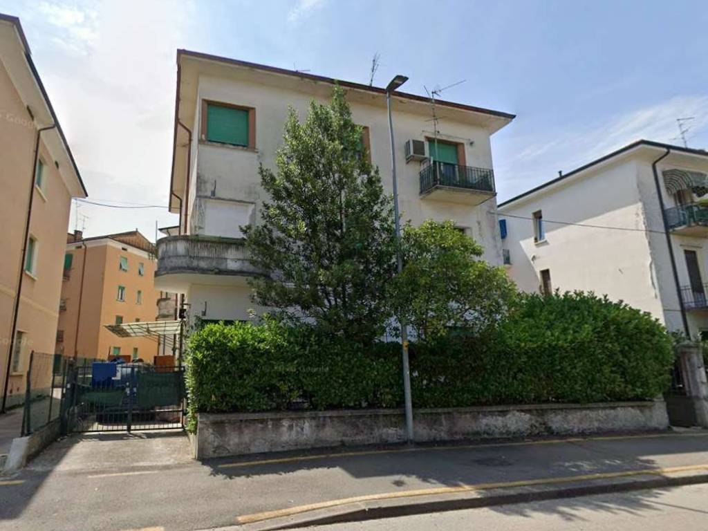 appartamento in vendita a Verona in zona Borgo Roma