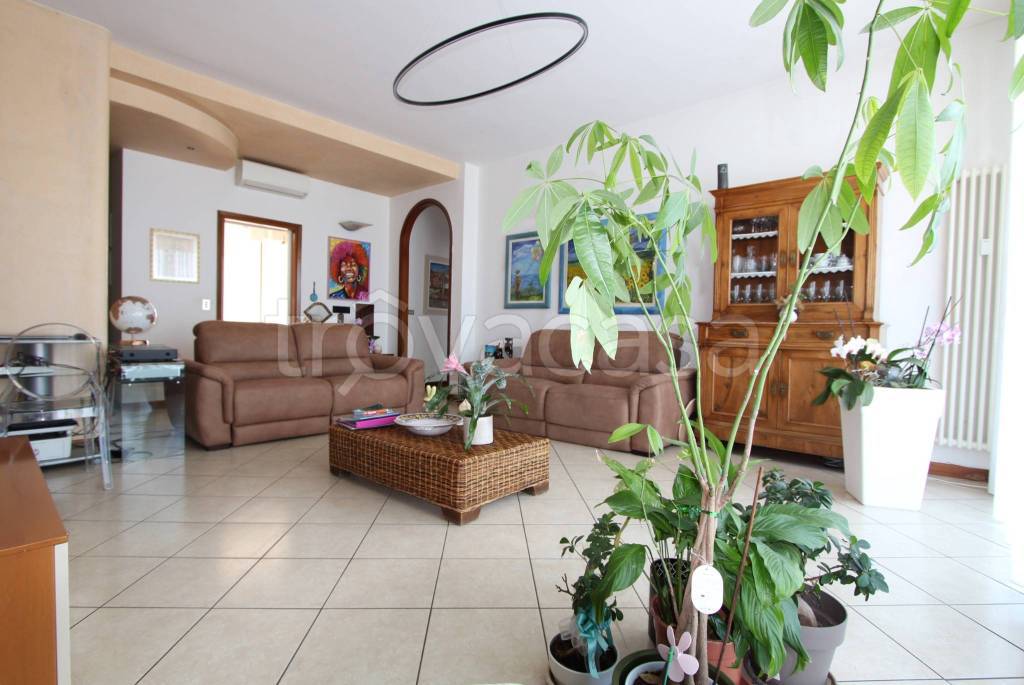 appartamento in vendita a Verona in zona Borgo Roma