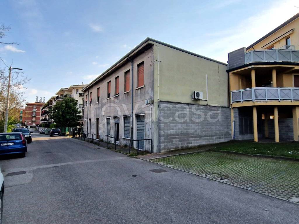 casale in vendita a Verona in zona Golosine