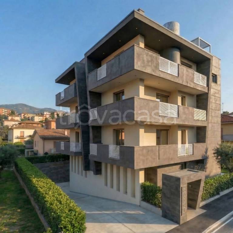 appartamento in vendita a Verona in zona Valdonega