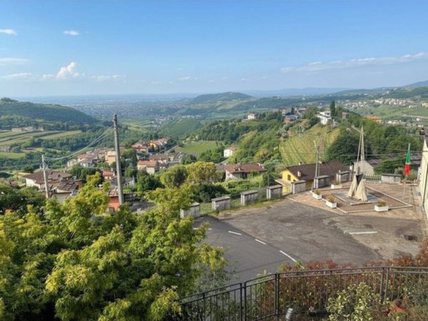appartamento in vendita a Verona in zona Quinzano