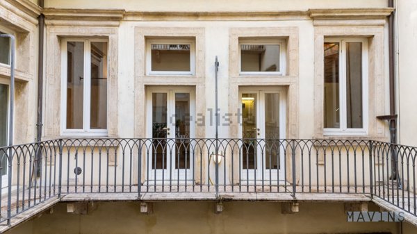 appartamento in vendita a Verona in zona Centro Storico