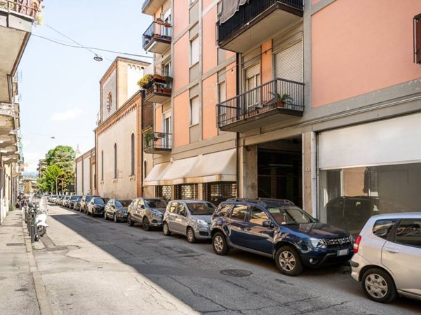 negozio in vendita a Verona in zona Borgo Venezia / Borgo Trieste