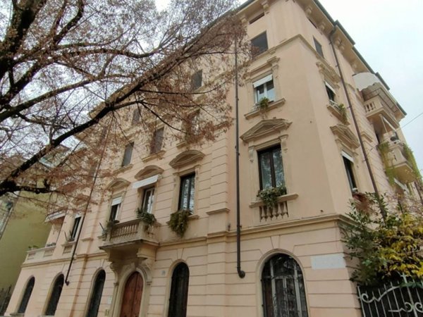 appartamento in vendita a Verona in zona Veronetta