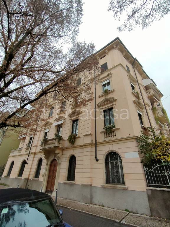 appartamento in vendita a Verona in zona Veronetta