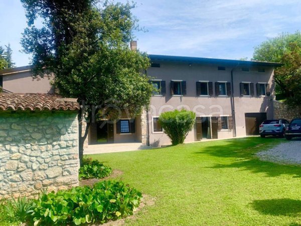 casa indipendente in vendita a Verona in zona Santa Maria in Stelle