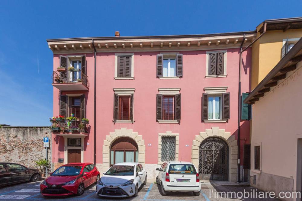 appartamento in vendita a Verona in zona Centro Storico