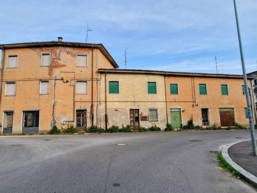 intera palazzina in vendita a Verona