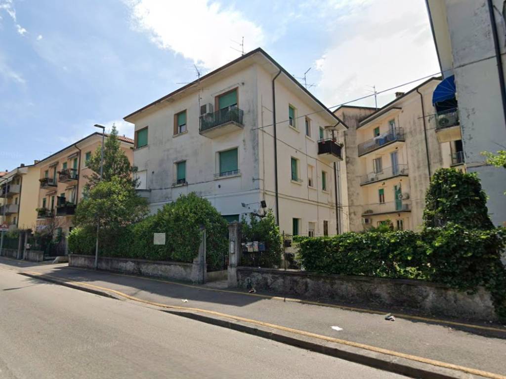 appartamento in vendita a Verona in zona Borgo Roma