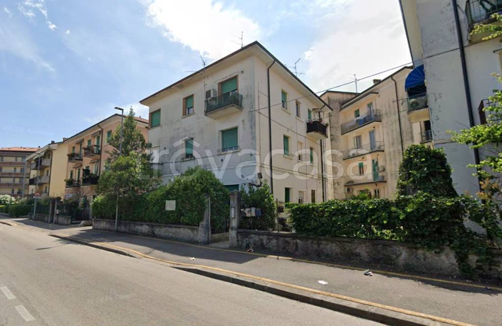 appartamento in vendita a Verona in zona Borgo Roma