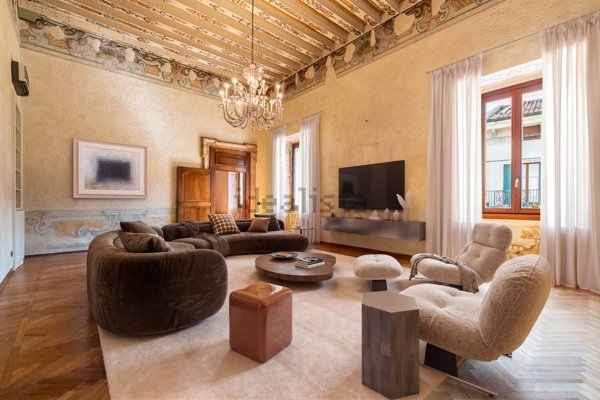 appartamento in vendita a Verona in zona Centro Storico