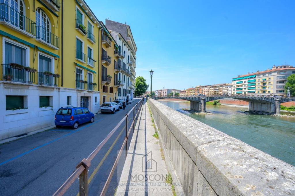 appartamento in vendita a Verona in zona Centro Storico