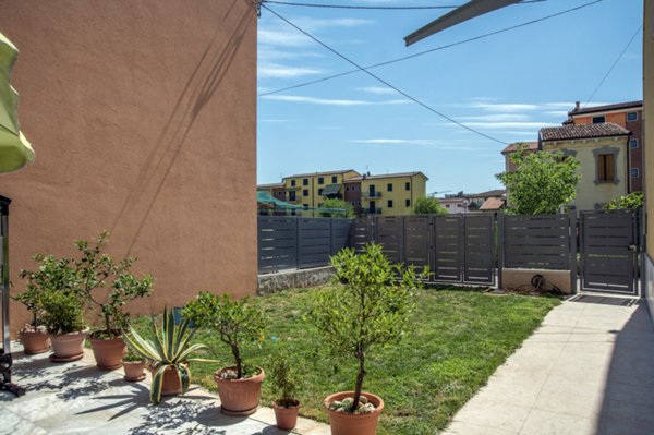 casa indipendente in vendita a Verona in zona Golosine
