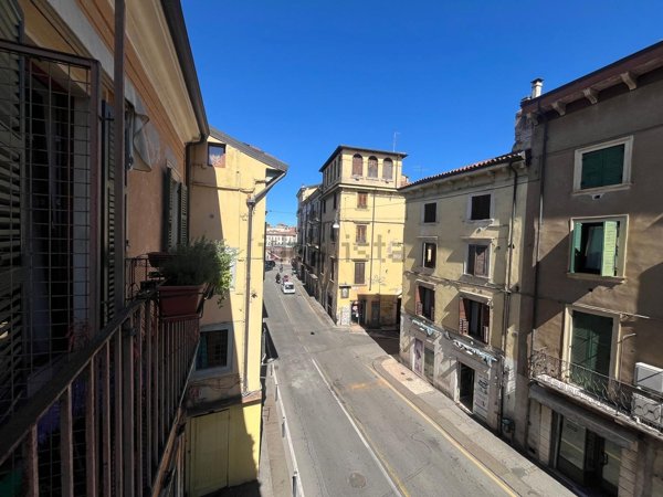 appartamento in vendita a Verona in zona Veronetta
