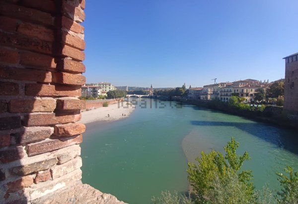 appartamento in vendita a Verona in zona Centro Storico