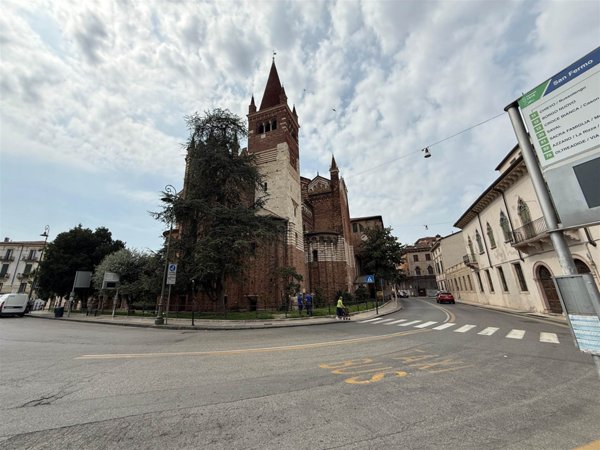 negozio in vendita a Verona in zona Centro Storico
