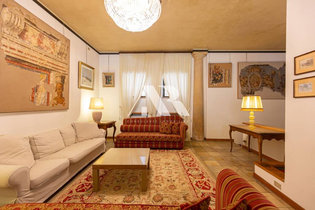 appartamento in vendita a Verona in zona Centro Storico