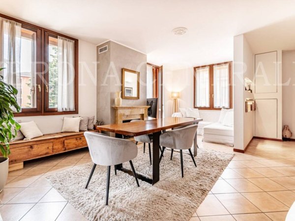 casa indipendente in vendita a Verona in zona Porto Crencano