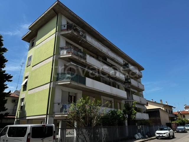 appartamento in vendita a Verona in zona Santa Lucia