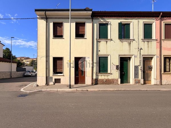 appartamento in vendita a Verona in zona San Michele Extra