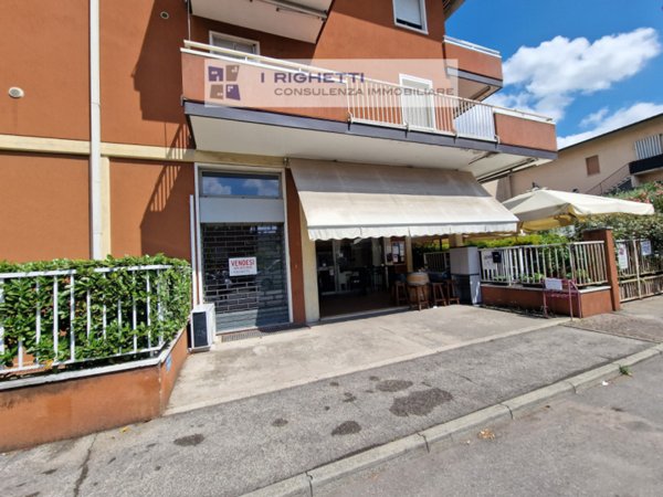 negozio in vendita a Verona in zona San Massimo all'Adige
