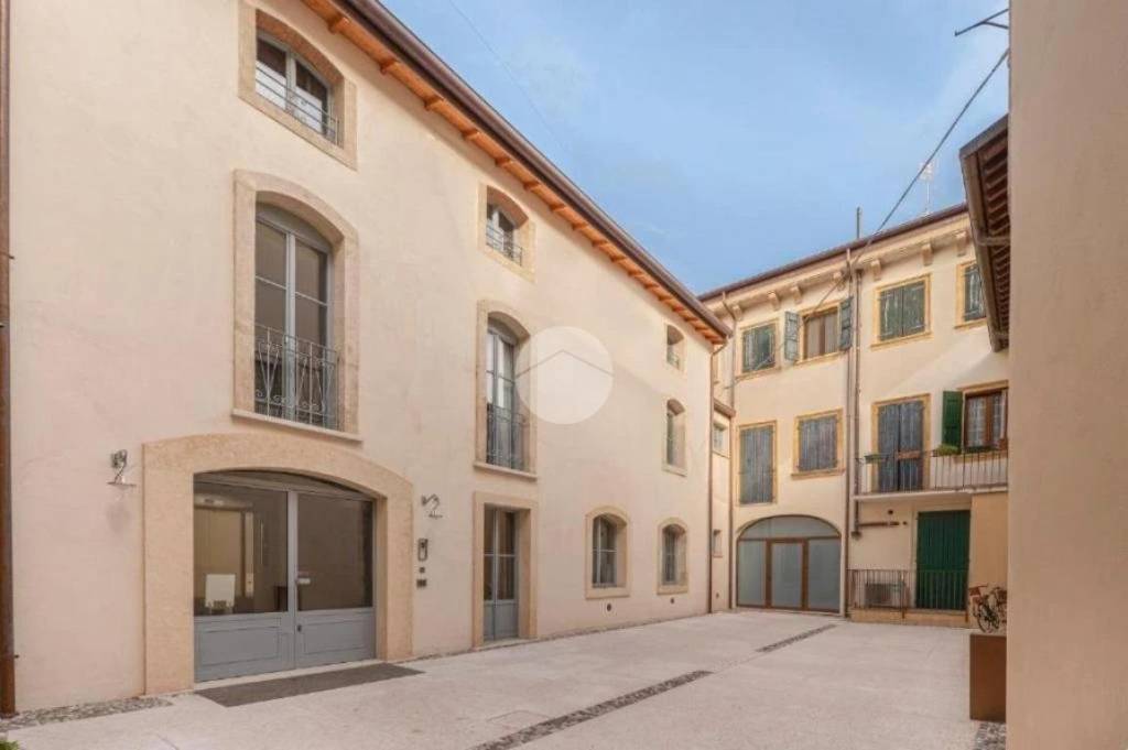 appartamento in vendita a Verona in zona Centro Storico
