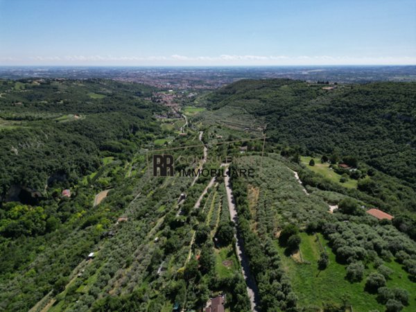 terreno edificabile in vendita a Verona in zona Avesa