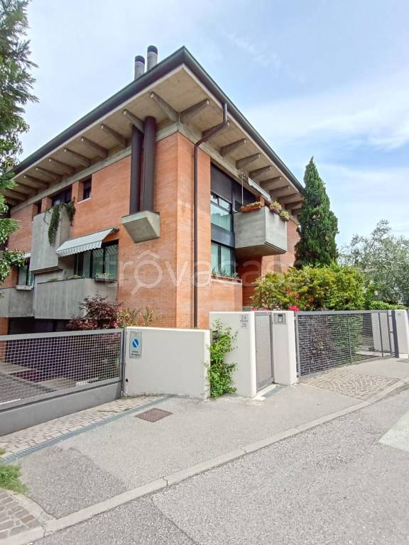 casa indipendente in vendita a Verona in zona San Massimo all'Adige