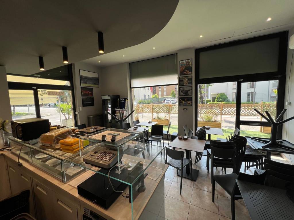 negozio in vendita a Verona in zona Borgo Milano