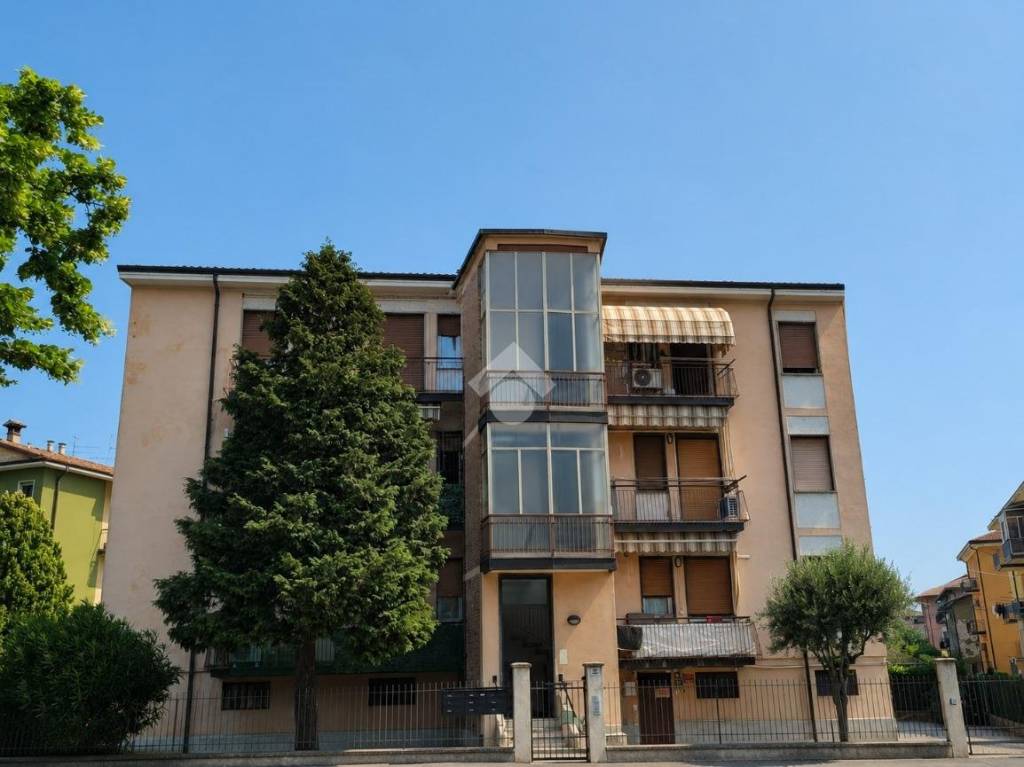 appartamento in vendita a Verona in zona Borgo Roma