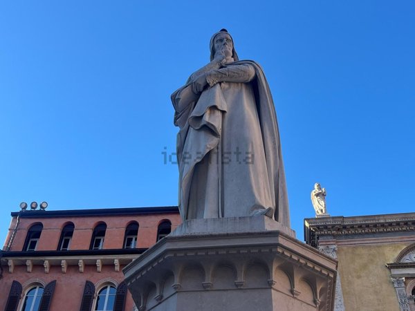 appartamento in vendita a Verona in zona Centro Storico