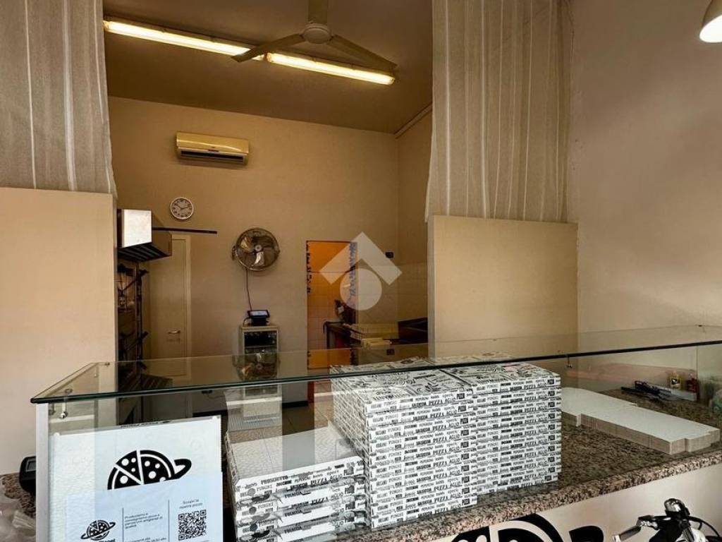 negozio in vendita a Verona in zona Borgo Milano