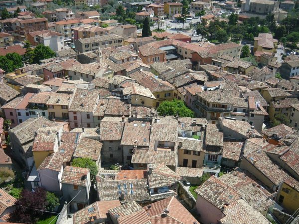 locale commerciale in vendita a Verona in zona Golosine