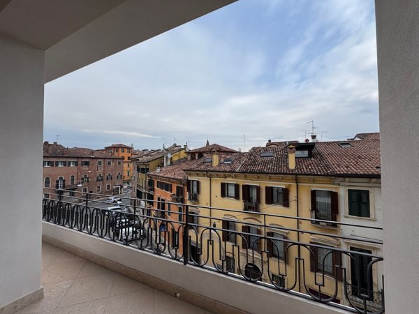 appartamento in vendita a Verona in zona Centro Storico