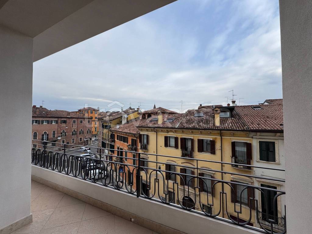 appartamento in vendita a Verona in zona Centro Storico
