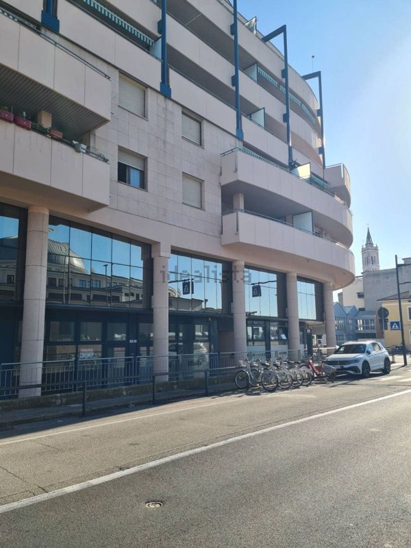 appartamento in vendita a Verona in zona Borgo Roma