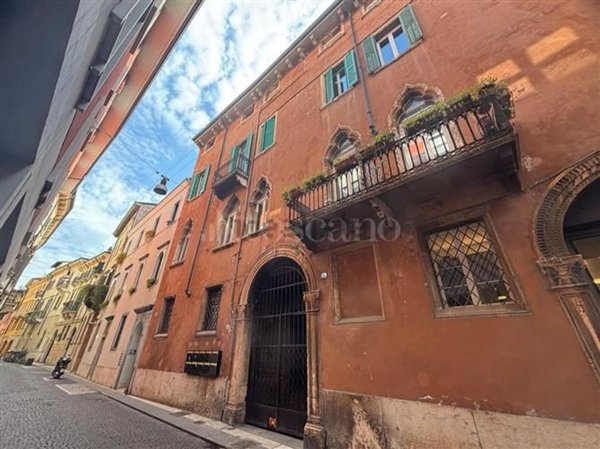 appartamento in vendita a Verona in zona Centro Storico