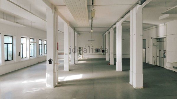 locale di sgombero in vendita a Verona in zona San Pancrazio