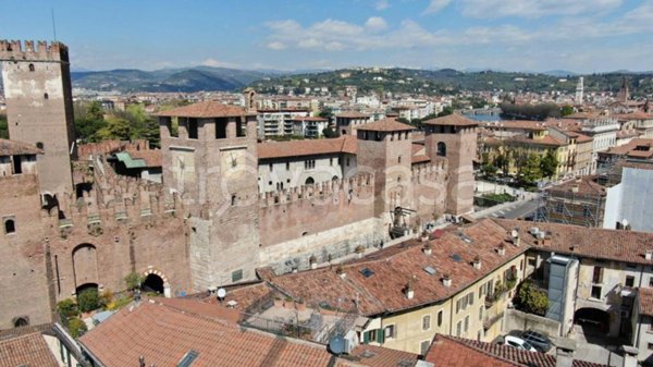 appartamento in vendita a Verona in zona Centro Storico