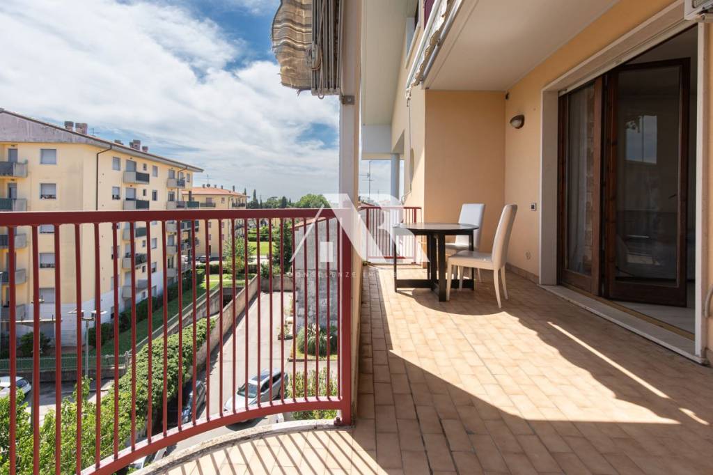 appartamento in vendita a Verona in zona Borgo Roma