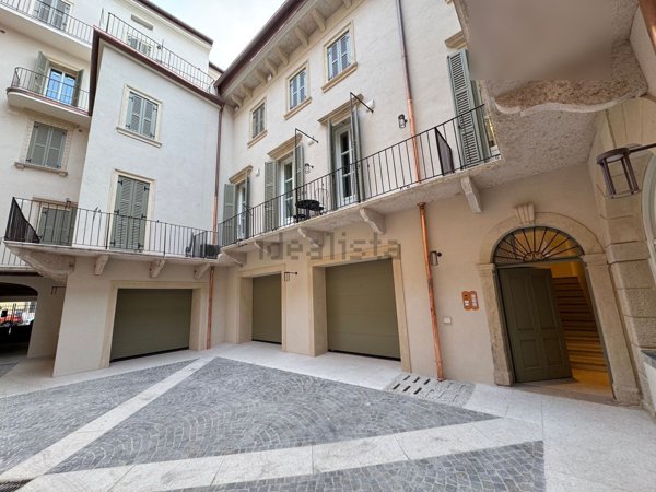 appartamento in vendita a Verona in zona Centro Storico