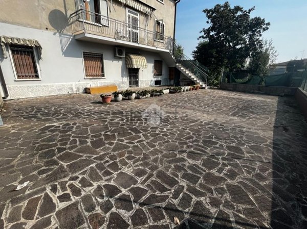 appartamento in vendita a Verona in zona Cadidavid