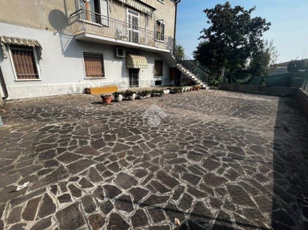 casa indipendente in vendita a Verona in zona Cadidavid