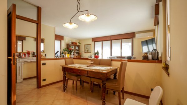 casa indipendente in vendita a Verona in zona Quinzano
