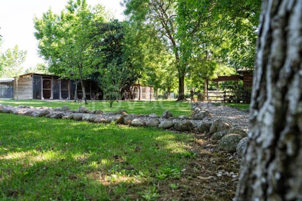 azienda agricola in vendita a Verona in zona Porto Crencano
