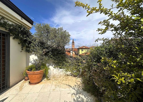 appartamento in vendita a Verona in zona Centro Storico
